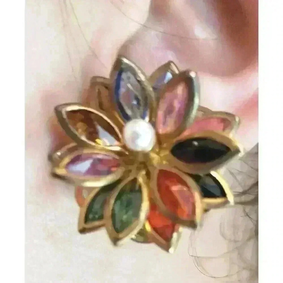 Vintage Flower Earrings 3D Multi Color 1970s Clip On Layered - Picture 10 of 10